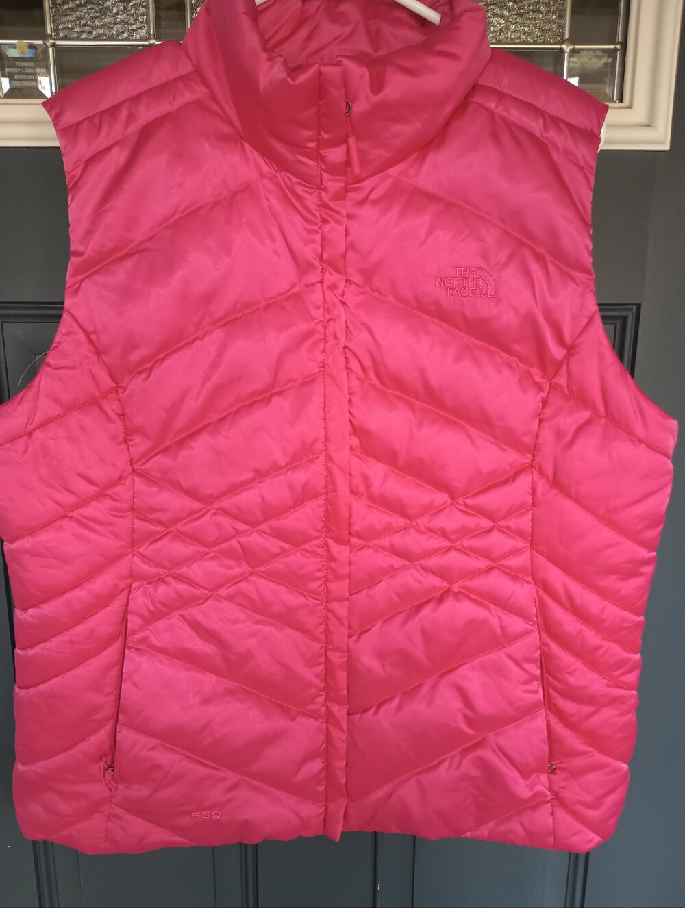 The Northface Women's Aconcagua 550-Fill Down Vest In Vibrant Fushia Sz XL